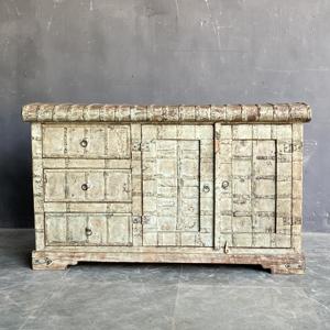 La Mejor Colección de Gabinetes de Almacenamiento Vintage de Latón Indio con Tachuelas, Arte Antiguo del Himalaya - Product Image 4