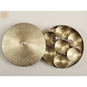 Caja Masala de latón hecha a mano de 7 pulgadas, artículo elegante para decoración del hogar y herramienta para hierbas y especias - Product Image 3