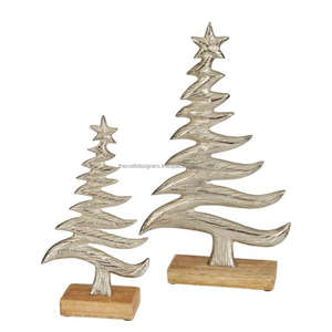 Ensemble d'objets et d'accents de Noël en marbre blanc de 3 modèles d'arbre de Noël argentés et dorés pour la maison et le bureau - Product Image 3
