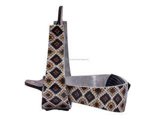 Estribos de carreras de aluminio occidental grabados a mano con almohadilla envuelta en cuero Productos de Carreras de Caballos - Product Image 3