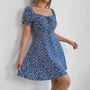 Robe mini trapèze bleu clair à imprimé floral avec manches bouffantes, col carré, laçage, coupe décontractée d'été, ourlet évasé - Product Image 5