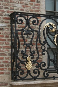 Barandilla de Balcón de Hierro Forjado Estilo Victoriano con Detalles Dorados, Resistente al Óxido, Barandillas de Escalera Exteriores Montadas en la Pared - Product Image 3