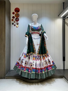 Choli Morla Premium de Rayón y Algodón Bombay con Blusa con Trabajo de Espejos y Dupatta Chanderi para Navratri 24 - Product Image 5