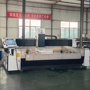 Centre de traitement du <span class=keywords><strong>verre</strong></span> horizontal CNC pour le perçage et le polissage de bordures de lunettes droites et de formes - Product Image 1