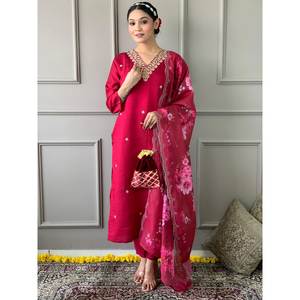 Magnifique ensemble Party Wear de taille XL avec haut et bas Dupatta et look élégant - Product Image 5