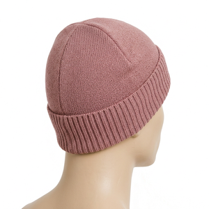 Gorros de punto trenzado personalizados al por mayor para marcas de ropa con logotipos bordados y etiquetas privadas, gorros de invierno para compradores al por mayor - Product Image 6