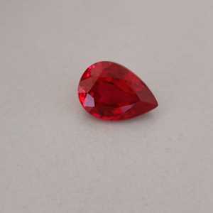 Vente en gros usine – Pierre précieuse en rubis de laboratoire taille poire, rouge profond, clarté brillante, qualité supérieure pour bijoux, grades d'exportation - Product Image 1