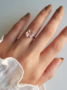 Bague de fiançailles solitaire en or massif 14 carats, Morganite naturelle en forme de lèvres, 2 carats, faite à la main, bijoux de luxe - Product Image 5
