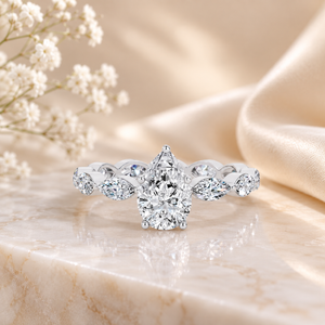 Fournisseur en gros de bijoux fins OEM – Bague solitaire taille poire de haute qualité en diamant de laboratoire |   Bague en diamant couleur argent 925 D Luxe - Product Image 3