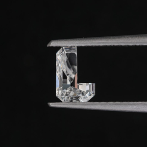 Diamante suelto de 1 quilate con certificación IGI, VVS, cultivado en laboratorio, corte elegante en forma de letra L, para la elaboración de colgantes, al mejor precio. - Product Image 5