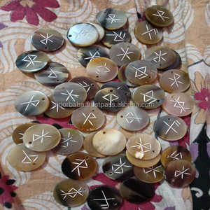 Juego de runas vikingas de 24 piezas con cuerno de buey y cuerno de búfalo, concha pulida, estilo náutico y floral para entusiastas - Product Image 1