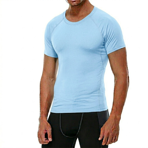 เสื้อยืดคอกลมแขนสั้นผ้าฝ้ายเรียบแบบใหม่สำหรับผู้ชาย สวมใส่สบาย เหมาะสำหรับฤดูร้อน ขายส่งจากโรงงานเสื้อผ้า - Product Image 1