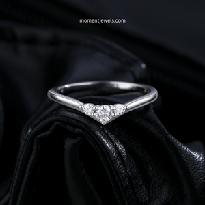 Luxurious 925 Sterling Silver Moissanite <b>Ring</b> for Women Shiny Arrow Pattern <b>Statement</b> <b>Ring</b> Rhodium Plated - Product Image 3