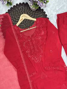 Conjunto de Fiesta para Mujer, Nuevo Lanzamiento, con Bordado de Georgette Fox Blooming, Lentejuelas de 3mm, Reversible, de Secado Rápido, Top y Pantalón Plazzo Dupta - Product Image 5