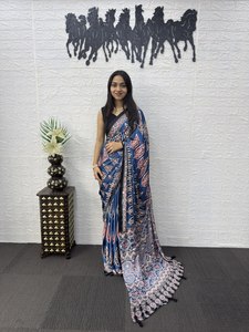 <b>Green</b> <b>Silk</b> Saree With Embroidery Traditional Women's Wear India Pakistan Wedding Engagement All Seasons - Product Image 3