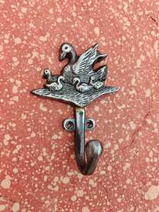 Vintage Metal Swan <b>Wall</b> <b>Hook</b> - Rustic Cast Iron Animal Decorative Hanger - Heavy Duty <b>Wall</b> Mount <b>Hook</b> <b>for</b> Coats Bags and <b>Keys</b> - Product Image 3