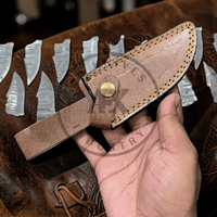 Couteau de chasse artisanal en acier Damas avec logo personnalisé, manche en bois, outil multifonctionnel pour le camping en plein air, dureté 56HRC, garantie 3 ans