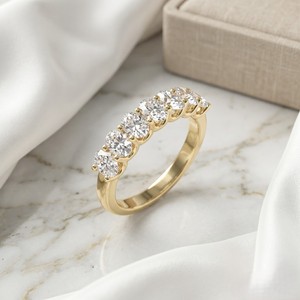 แหวนครึ่งวงกลมประดับเพชรทรงวงรี 2.10 กะรัต - Product Image 3