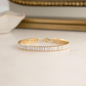 Pulsera de tenis de lujo con moissanita baguette delgada, estilo hip hop, con incrustaciones de diamantes VVS, brillo dorado y blanco - Product Image 2