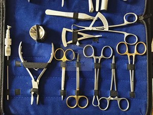 ชุดเครื่องมือผ่าตัดทางทันตกรรม 19 ชิ้น ทำจากสแตนเลสสตีล ใช้ซ้ำได้ น้ำหนักเบา ชุดเครื่องมือผ่าตัดช่องปากสำหรับทันตแพทย์ ได้รับมาตรฐาน CE ISO OEM - Product Image 2