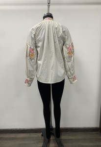 Blusa Tradicional Bordada para Mujer con Estampado Floral, Cuello Mao, Manga Larga, Popelina, Corte Regular, para Todas las Temporadas - Product Image 2