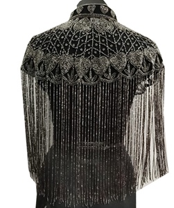 Poncho Cape Femme Multi-usage 2026, Sexy et Respirant, Hiver, Entièrement Perlé à la Main, Orné de Décorations Couleur Antique, avec Pompons, pour Soirée - Product Image 3