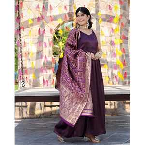 Conjunto de Traje de Satén Banarasi Morado Ecológico para Mujer, Talla XS, Marca Juhi - Product Image 4