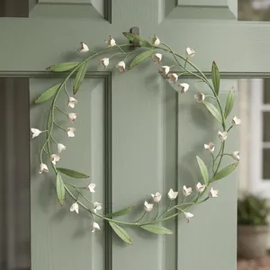 Delicada corona de metal con forma de lirio del valle con flores de campana de color blanco cremoso, hermosa decoración de primavera para la puerta principal o la pared del hogar - Product Image 1
