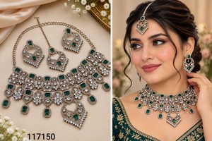 Parure de bijoux ethniques de luxe indiens pour mariée, comprenant un collier, des boucles d'oreilles pendantes et un ensemble Mang Tika, plaqué or antique, parure de collier AD - Product Image 5