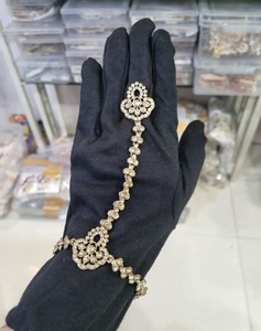 Brazalete esclavo Hathphool chapado en oro antiguo con circonita cúbica talla pera y anillo de dedo, arnés de mano tradicional para boda, para mujer, al por mayor - Product Image 5