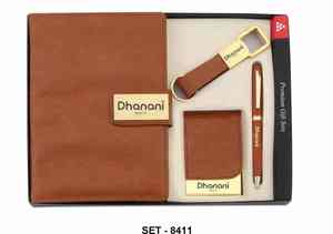 Ensemble cadeau d'affaires de luxe avec porte-clés en cuir PU, carnet et stylo métallique - Product Image 3