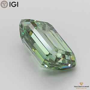 Elegante Diamante Cultivado en Laboratorio con Corte Esmeralda de 2.50 Quilates, Color Verde Intenso, Claridad VVS2, con Certificado IGI para Anillo de Compromiso - Product Image 5