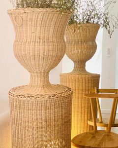 Vase Urne en Rotin Tressé Artisanal Haut de Gamme avec Pieds, Rustique, Élégant, Simple, Contemporain, Écologique, Support Décoratif pour Fleurs de Mariage - Product Image 5