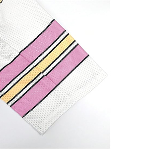 เสื้อฟุตบอลแบบตาข่ายสั่งทำพิเศษ คอวี ทรงโอเวอร์ไซส์ สไตล์เรโทร พิมพ์ลายดิจิตอล โลโก้ ชื่อ เบอร์ ผู้ผลิต - Product Image 3