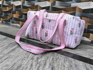 กระเป๋าเดินทางแบบดัฟเฟิลทำมือ เป็นมิตรกับสิ่งแวดล้อม น้ำหนักเบา ความจุขนาดใหญ่ ดีไซน์ทันสมัย ปิดด้วยซิป - Product Image 2