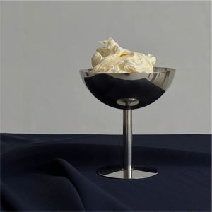 Bol à dessert de luxe en métal, coupelle à sundae en acier inoxydable sur pied, gobelet à pudding moderne sur piédestal, verrerie de table - Product Image 1