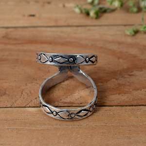 แหวนเงินแท้ 925 ทำมือสำหรับบรรเทาอาการปวดข้อหัวแม่มือ |   เพชรออกซิไดซ์และลายจุดแบบชนเผ่า |   อุปกรณ์พยุงข้อต่อแบบปรับได้สำหรับ - Product Image 2