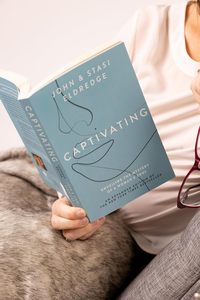 Captivant de John Eldredge, livre broché best-seller pour adultes - Product Image 3