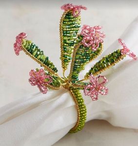 ชุดแหวนรัดผ้าเช็ดปากปักลายด้วยมือประดับลูกปัด พร้อมลวดลายตกแต่งสวยงามสำหรับจัดโต๊ะ - Product Image 2