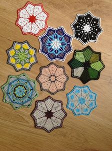 Posavasos Decorativo Hecho a Mano con Cuentas Bordadas Florales, Forma Personalizada para Decoración del Hogar, Mesas de Café, Bares - MD HANDICRAFTS - Product Image 5