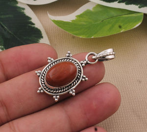 Pendentif vintage en pierre de soleil naturelle, argent sterling 925, serti clos, véritable pierre précieuse scintillante, collier orange chatoyant, unisexe - Product Image 1