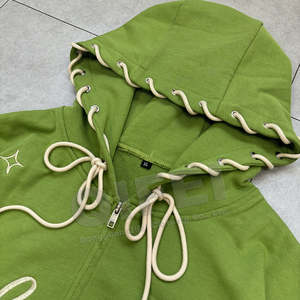 Ensemble survêtement femme personnalisé avec logo brodé, effet vieilli, lavé, pull à fermeture éclair intégrale, pantalon de survêtement et sweat à capuche - Product Image 2