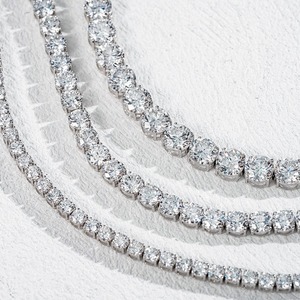 Pulsera de Diamantes de Calidad de Exportación, Estilo Lujoso, Elegante Pulsera de Eslabones Cuadrados para Unisex, Joyería de Moda Hip Hop de la India - Product Image 4