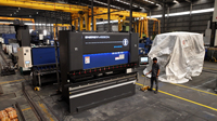Presse plieuse hydraulique CNC servo 100T 6100mm à long plateau pour tôles d'acier