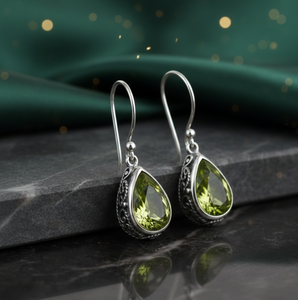 Pendientes Largos de Plata de Ley 925 con Baño de Oro de 18K, Diseño de Gota de Agua en Color Verde Pera, 5.5 Pulgadas, Regalo para Ella - Product Image 1