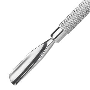 Empujador de Cutículas de Acero Inoxidable de Doble Punta para Manicura con Agarre Texturizado y Puntas Precisas - Product Image 3