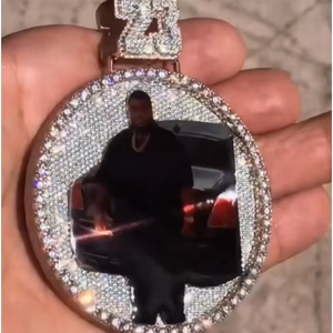 Pendentif photo personnalisé en moissanite VVS style hip-hop, serti de pierres, en argent sterling 925, pendentif photo éblouissant - Product Image 1