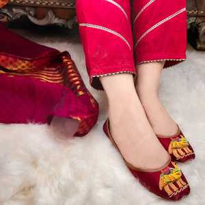 Wholesale Solid Color Khussa Jutti Punjabi Style Women Shoes Anti Slip <b>Flip</b> <b>Flop</b> Pakistan Made Ladies Khussa Shoes Sandals Jutti - Product Image 1