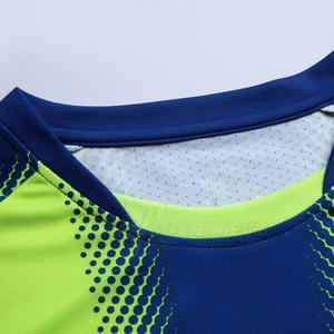 Uniforme de football de haute qualité, respirant, léger et écologique, fabriqué en polyester pour hommes adultes - Product Image 3