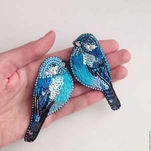 Broche Bordado Exclusivo con Cuentas, Joyería de Diseño Hecha a Mano, Regalo para Mujer - Product Image 6